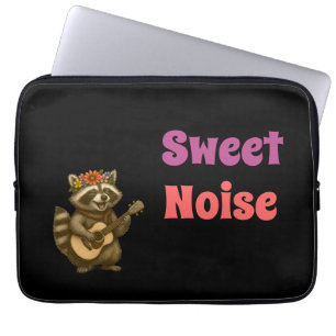 Whimsical Woodland Raccoon - Blumenmusikdesign Laptopschutzhülle
