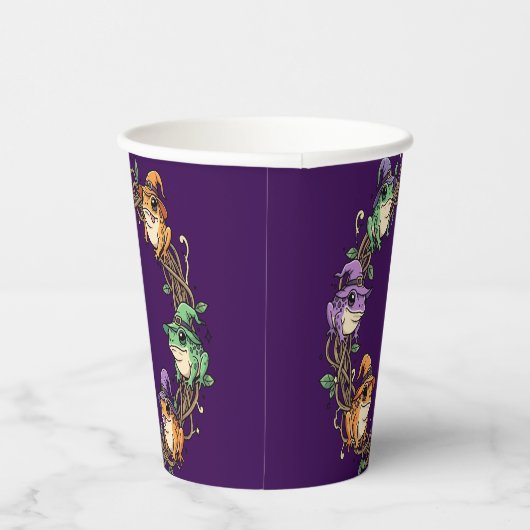 Whimsical Wreath Border Adorned With Witchy Toads Pappbecher (Rechts)