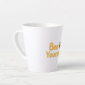 Whimsical Yellow Bumblebee and Quote Milchtasse (Linke Ecke)