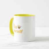 Whimsical Yellow Bumblebee and Quote Tasse (Vorderseite Links)