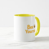 Whimsical Yellow Bumblebee and Quote Tasse (VorderseiteRechts)