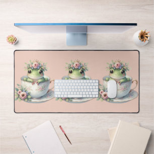 Whimsicaler Frosch in floraler Teetasse Schreibtischunterlage