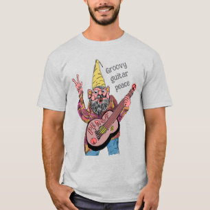Whimsicaler Gnom mit Friedensgitarre, Groovy 60er- T-Shirt