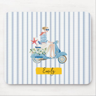 Whimsicaler Motorrad am Meer Mousepad