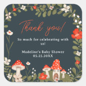 Whimsikale Waldpilze Blütendusche Quadratischer Aufkleber (Vorderseite)