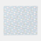 Whimsikale Wolken und Regenbogen Fleecedecke (Vorderseite (Horizontal))