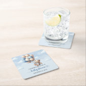 Whimsikaler Bär mit blauen und Elfenbeinballons Rechteckiger Pappuntersetzer (Vor Ort)