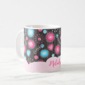 Whimsikalrosa blaue Herzen und Blume Blumenname Kaffeetasse (Vorderseite Links)