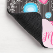 Whimsikalrosa blaue Herzen und Blume Blumenname Mousepad (Ecke)