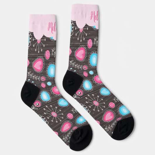 Whimsikalrosa blaue Herzen und Blume Blumenname Socken (Rechts)