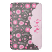 Whimsikalrosa graue Herzen und Blume Blumenname Badematte (Vorderseite Vertikal)