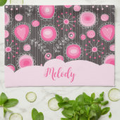 Whimsikalrosa graue Herzen und Blume Blumenname Geschirrtuch (Gefaltet)