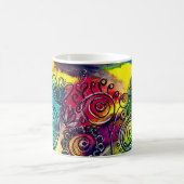 Whimsikfarbener Blumengarten Originelles Kunstwerk Kaffeetasse (Mittel)
