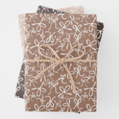 Whimsisch Niedlich Mocha Brown Bows Muster Girly G Geschenkpapier Set (Beispiel)