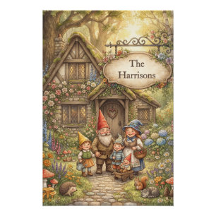 Whimsische Gnomfamilie im verzauberten Waldhaus Poster