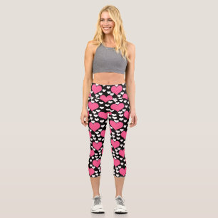 Whimsische Liebe und Herzmuster Capri Leggings