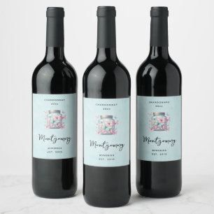 Whimsische Schmetterlinge in einem Glas Wein mache Weinetikett