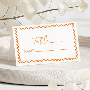 Whimsische Zitrus-Orange-Wellige-Rand-Hochzeit Platzkarte