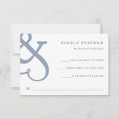 Whimsischer Ampersand | Dusty Blue Wedding RSVP Karte (Vorderseite)