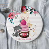 Whimsischer Cartoon Katzen Erdbeere Cupcake Button (Beispiel)