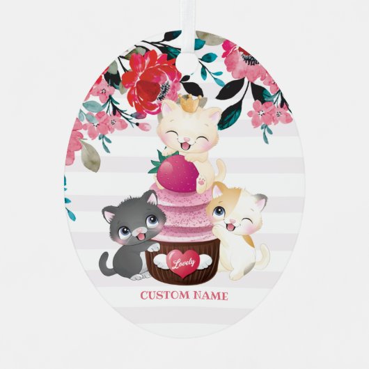 Whimsischer Cartoon Katzen Erdbeere Cupcake Ornament Aus Metall (Vorderseite)