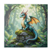 Whimsischer Drache auf antikem Stein Fliese (Vorderseite)
