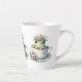 Whimsischer Frosch im Blumenkohl Milchtasse (Rechts)