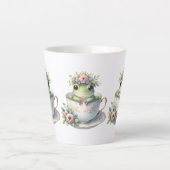 Whimsischer Frosch im Blumenkohl Milchtasse (Vorderseite)