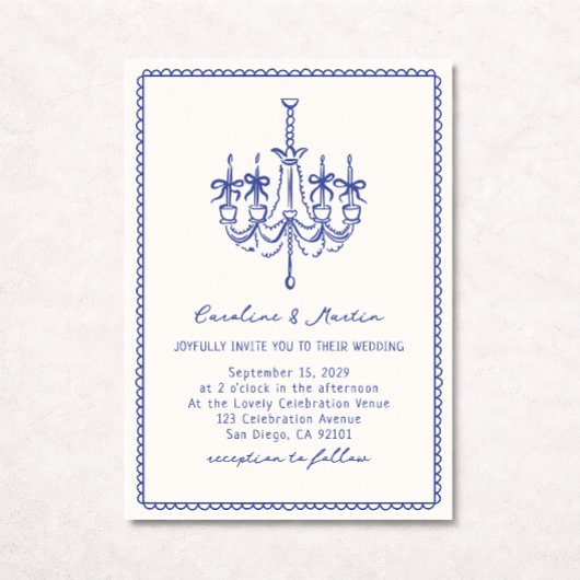 Whimsischer Kronleuchter, blaue, handgezeichnete H Einladung