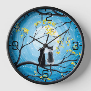 Whimsischer Mond mit schwarzen Katzen Uhr
