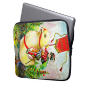 Whimsischer Ostergruss: Rider auf Riesenkick Laptopschutzhülle (Vorderseite Links)