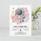 Whimsischer Raketenwhimsy-Astronaut zum Geburtstag Einladung (Stehend Vorderseite)