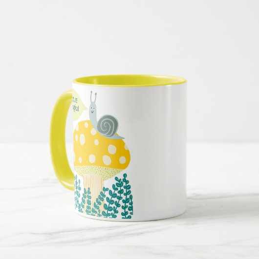 Whimsischer Schnecke auf Magischen Pilz CUSTOM Tasse (Vorderseite Links)