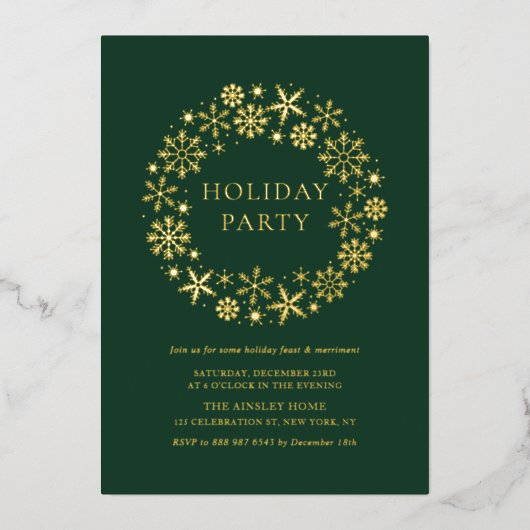 Whimsischer Schneeflocken Wreath Green Holiday Par Folieneinladung (Vorderseite)