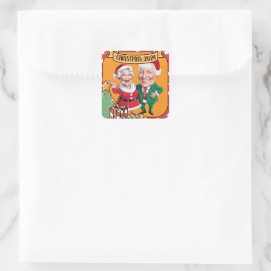 Whimsischer Weihnachtskarikatur Design mit Geschen Quadratischer Aufkleber (Tasche)