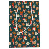 Whimsischer Weihnachtskatze Muster Grün Mittlere Geschenktüte (Vorderseite)