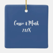 Whimsischer Weihnachtswald Szene Personalisiert Keramikornament (Rückseite)