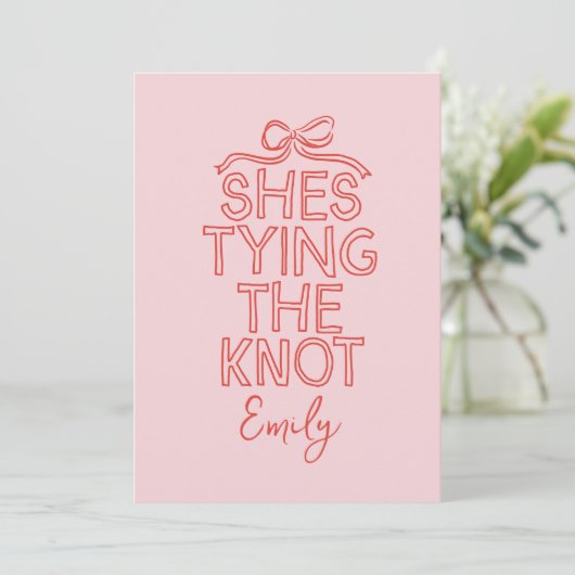 Whimsisches Coquette-Bugkon-Brautparty Einladung (Stehend Vorderseite)