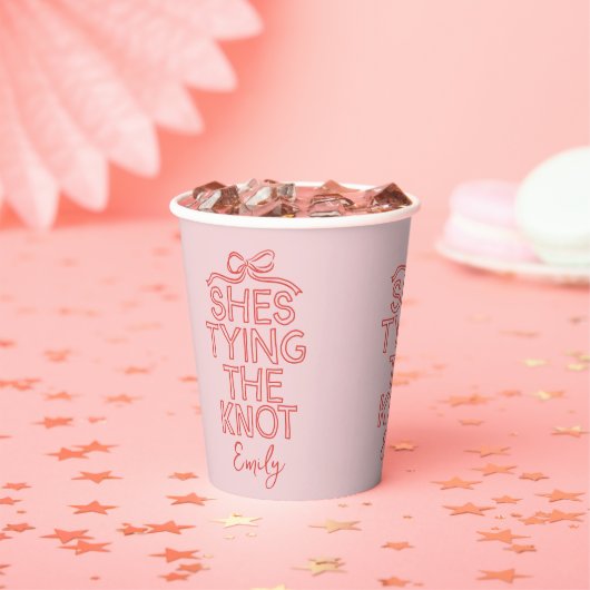 Whimsisches Coquette-Bugkon-Brautparty Pappbecher (Insitu)