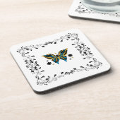 Whimsisches Flattern – Blaue Schmetterlings-Blumen Getränkeuntersetzer (Linke Seite)