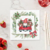 Whimsisches Gnome in Red Truck mit Weihnachtskranz Serviette (Beispiel)