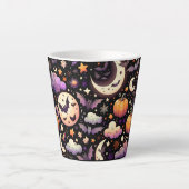 Whimsisches Halloween Night Sky Muster Milchtasse (Vorderseite)