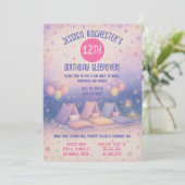 Whimsisches Pastell Teepes Leepover Geburtstag Einladung (Stehend Vorderseite)