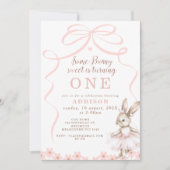 Whimsisches Pink Bow Tutu etwas Bunny Birthday Einladung (Vorderseite)