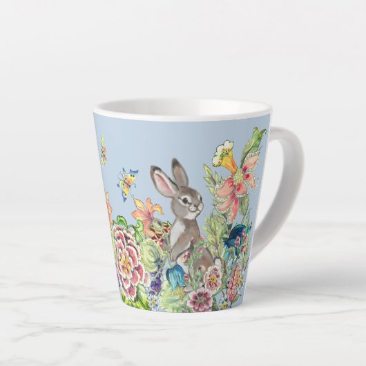 Whimsisches Rabbit Blue Chinoiserie Blumenstrauß Milchtasse (Rechte Ecke)