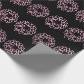 Whimsisches Schwarz-Pink Weihnachts-Wraath-Muster Geschenkpapier (Ecke)