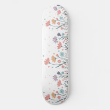 Whimsisches Wasserfarben-Skateboard