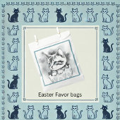 whimsisisches Osterkätzchen in floraler Eggshell Geschenktütchen