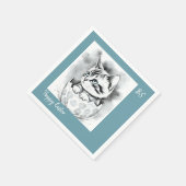 whimsisisches Osterkätzchen in floraler Eggshell Serviette (Ecke)