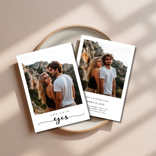 Whimsy Script 2 Foto Sie sagte ja Verlobung Einladung